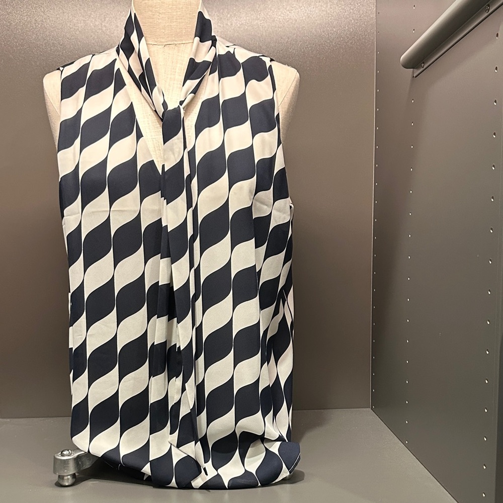 Ann Taylor Pattern Sleeveless Blouse
